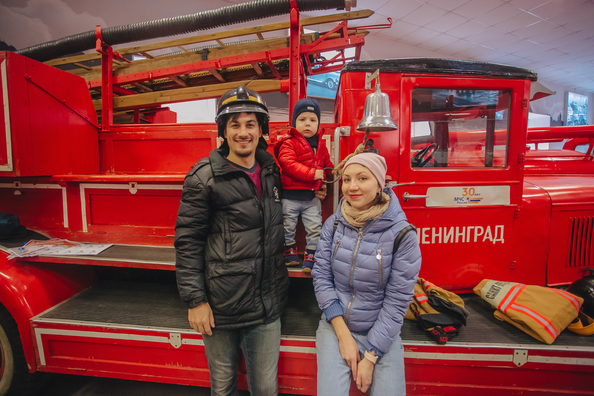 В Петербурге состоялся день открытых дверей пожарной охраны  Василеостровского района и Пожарно-технической выставки имени Б.И. Кончаева  - Новости - Главное управление МЧС России по г. Санкт-Петербургу