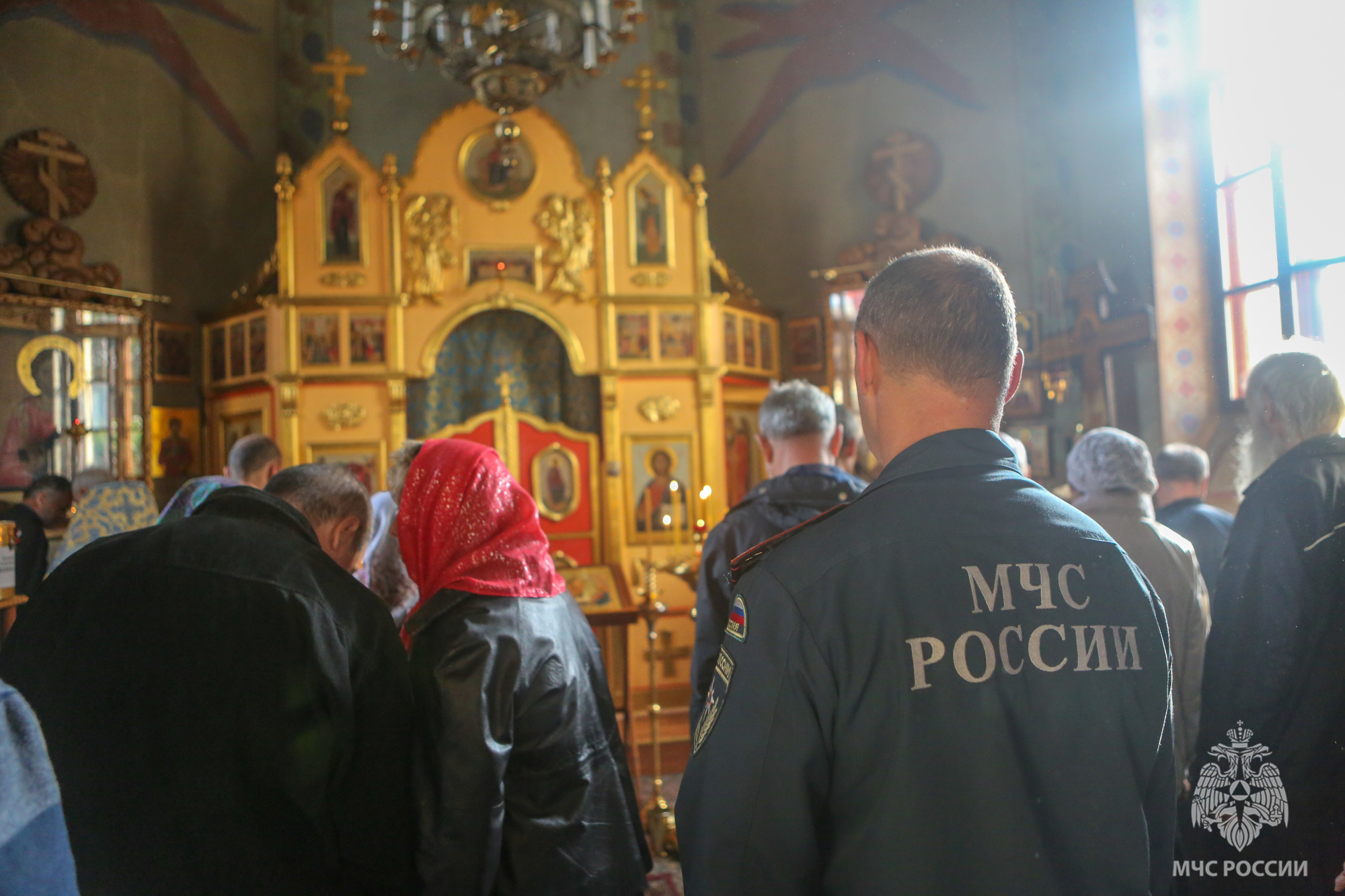 Петербургские спасатели приняли участие в молебне в честь образа Божьей  Матери «Неопалимая Купина» - Новости - Главное управление МЧС России по г.  Санкт-Петербургу