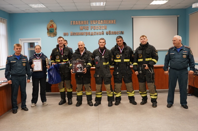 Спасатели из Петербурга заняли сразу два призовых места в соревнованиях на звание лучшей команды по ликвидации последствий ЧС на транспорте Северо-Западного федерального округа