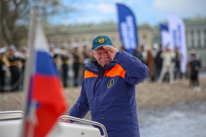 По рекам и каналам Петербурга прошла «Бессмертная флотилия»