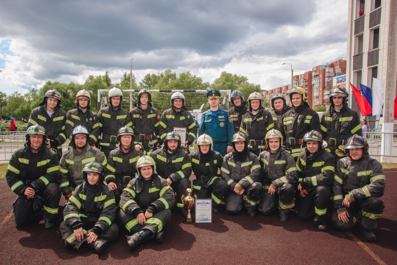 В Санкт-Петербурге прошли соревнования на звание «Лучшее отделение на автоцистерне» и матч по фаерболу