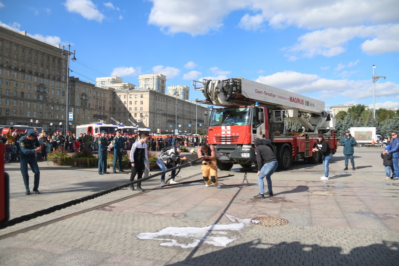 В Северной столице прошел масштабный праздник «День открытых дверей пожарной охраны Московского района»