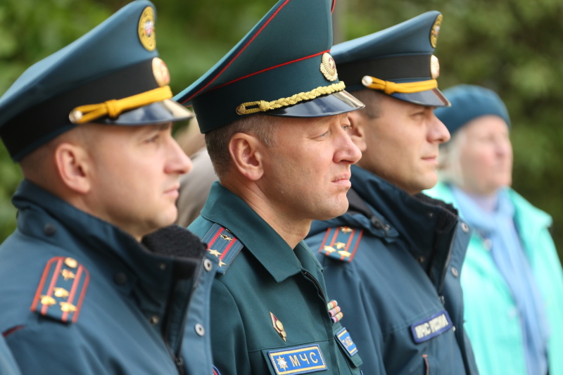 Сегодня пожарные и спасатели приняли участие в молебне в честь образа Божьей Матери «Неопалимая Купина»